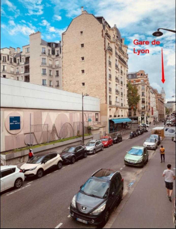 Parisian Style Private With Shared Bathroom Near Bastille And Gare De Lyon Parijs