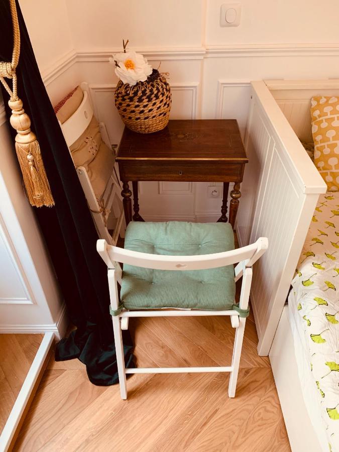 Accommodatie bij particulieren Parisian Style Private With Shared Bathroom Near Bastille And Gare De Lyon Parijs